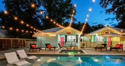 2 Luxe Chalets • Pool • Beach • Parking •Sleeps 12