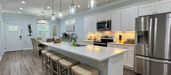 2 Luxe Chalets • Pool • Beach • Parking •Sleeps 12