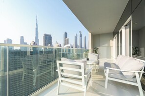 Deluxe Apartment, 2 Bedrooms | Terrace/patio - Dubai Luxury 2BR - Burj Khalifa View (Dubai)