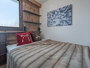 1 bedroom, free WiFi, bed sheets