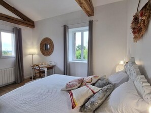 2 bedrooms, free WiFi