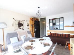Living area - Studio in Chamrousse for 4 people, south-facing balcony (Chamrousse)