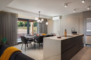 Dining - Luxury Villa Wave & San, 2 heated pools, sauna, gym, barbecue, ideal for families (Sveti Filip i Jakov)