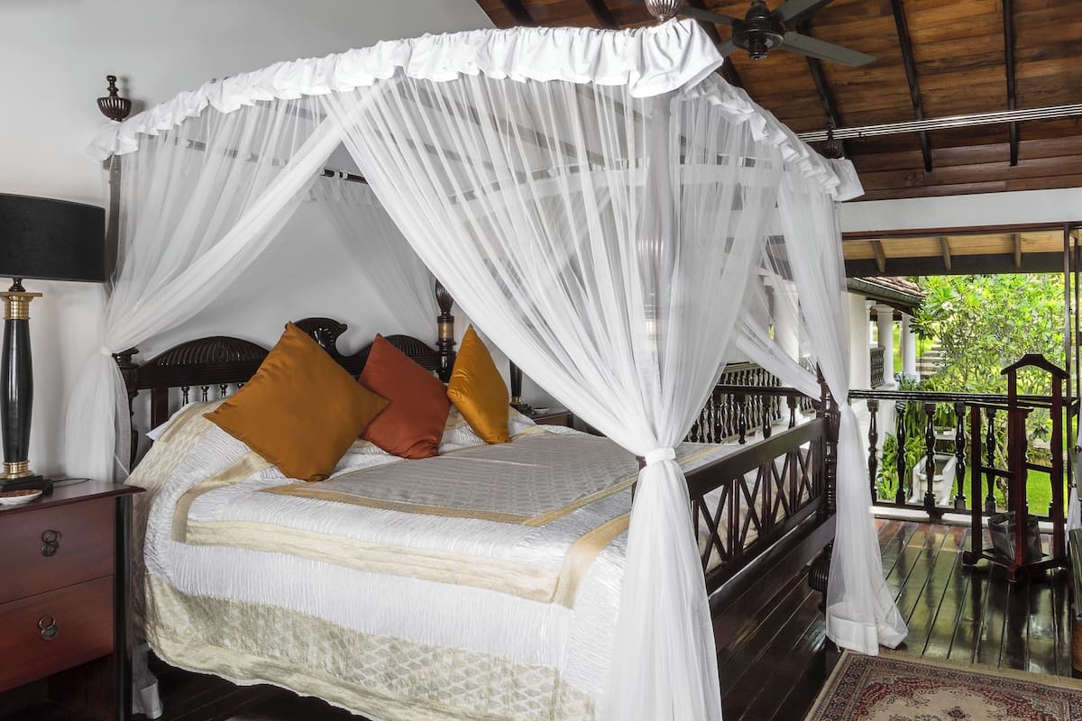 Luxury Suite, Patio, Lake View | Individually decorated, individually furnished, bed sheets