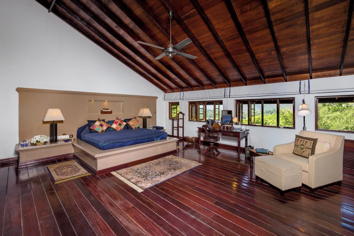 Classic Double Room, Patio, Lake View | Individually decorated, individually furnished, bed sheets