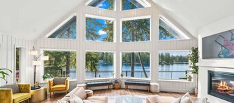 Lakefront Luxury • Hot Tub + Dock Retreat