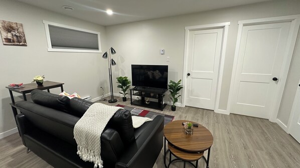 Smart TV - Cozy 1-bedroom apartment in Regina (Regina)