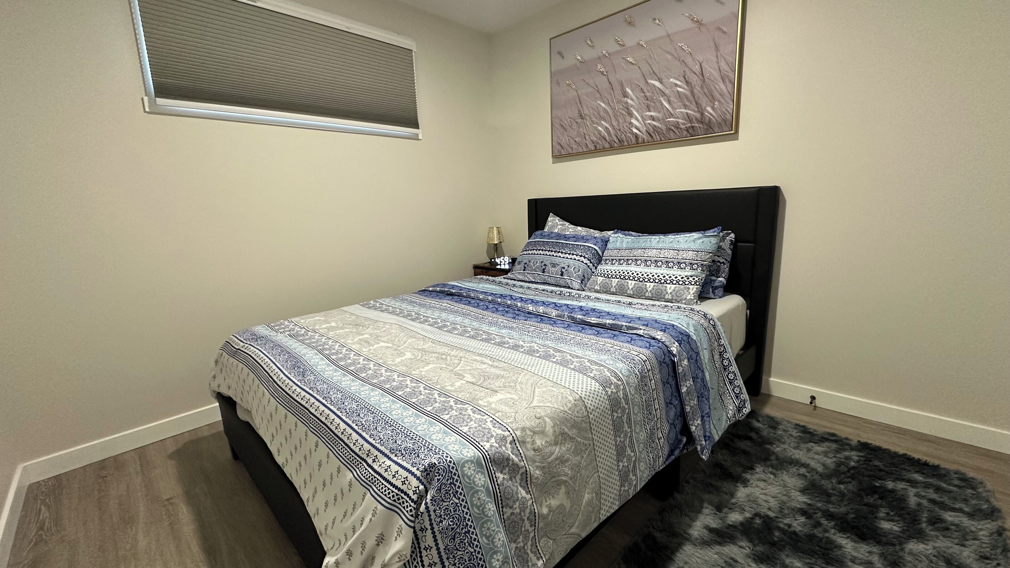 1 habitación, tabla de planchar con plancha, wifi gratis y ropa de cama 