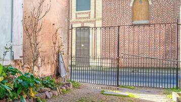 Enceinte de lâhĂ©bergement