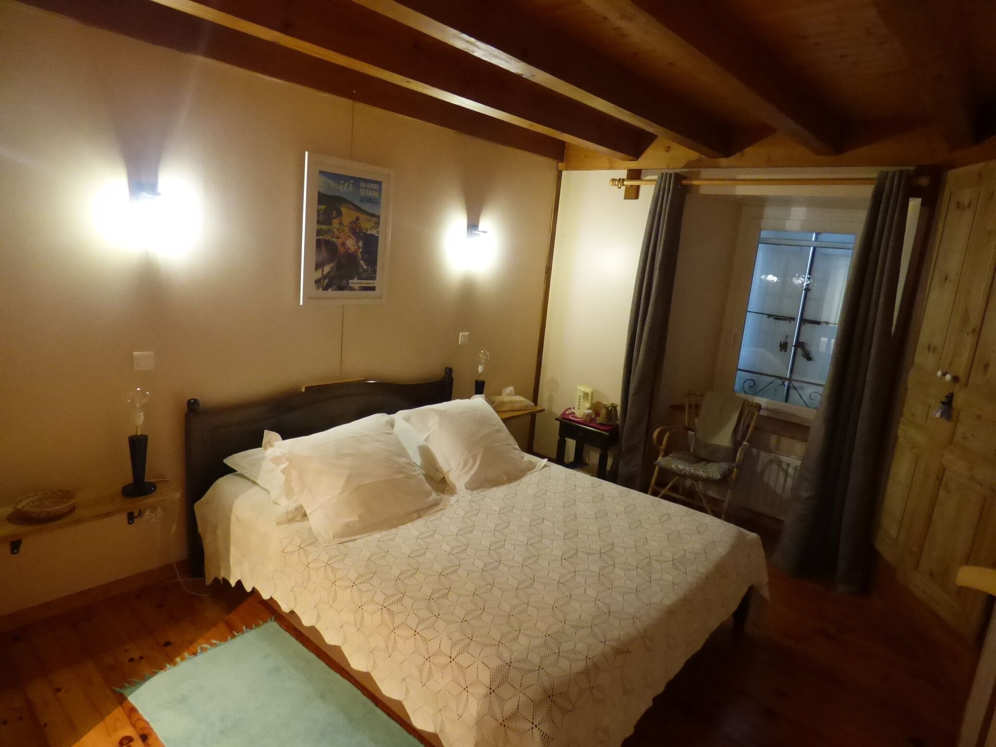 Ferros/tábuas de passar roupa, Wi-Fi, roupa de cama