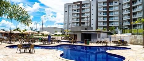 5 kolam renang outdoor