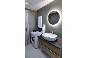 تجهيزات دش، مجففات شعر، مناشف