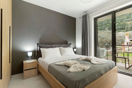1 bedroom, WiFi, bed sheets. Apartment 'Sokol Stone House 3' with Mountain View, Wi-Fi and Air Conditioning