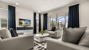 House | 4 bedrooms, Internet - Contemporary 4BR Townhome With Pool Themed Rooms (Clermont)