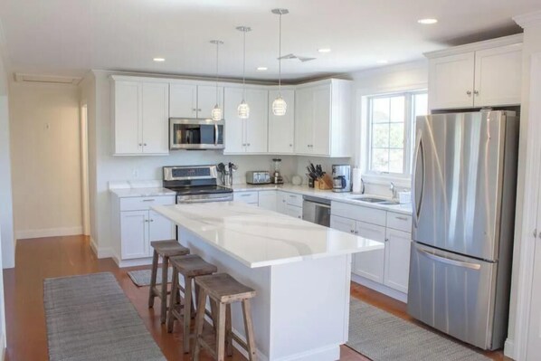 Private kitchen - Newly Constructed Home in Convenient Area (Nantucket)