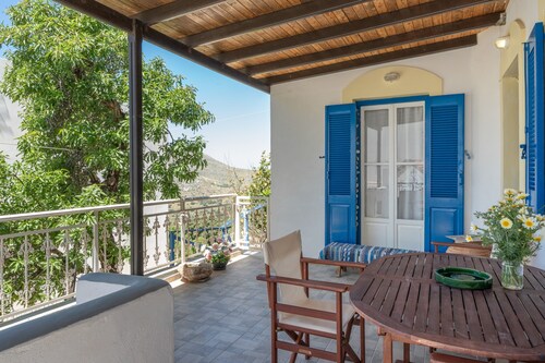 Holiday Home 'Hippocrates' with Mountain View, Wi-Fi and Air Conditioning