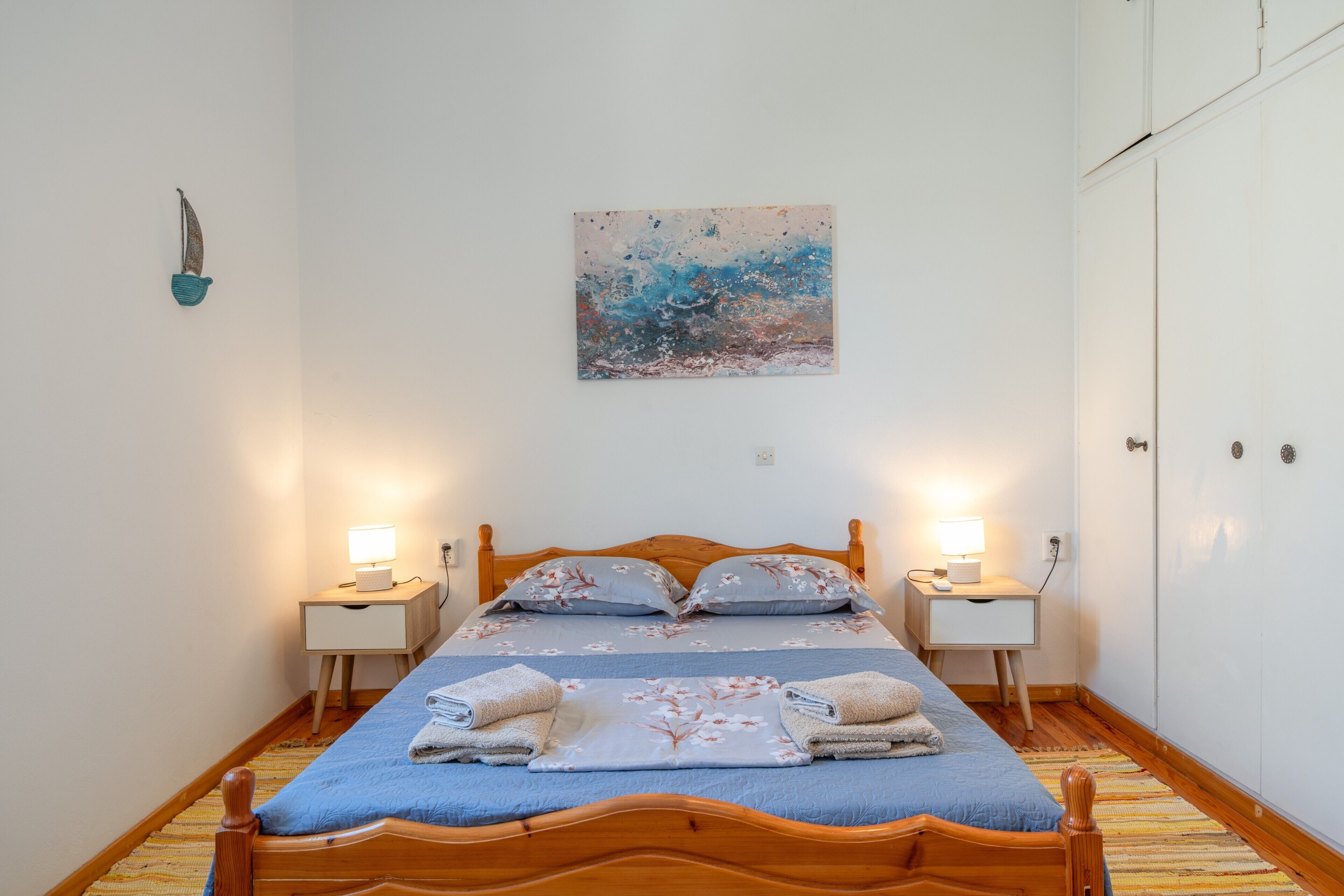 2 bedrooms, iron/ironing board, WiFi, bed sheets