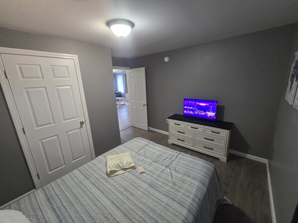 3 dormitorios, tabla de planchar con plancha, wifi y ropa de cama