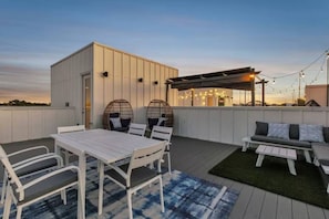 Outdoor dining - The Bluebird x Scarlett (Nashville)