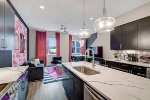 Interior - The Bluebird x Scarlett (Nashville)