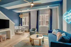 TV - The Bluebird x Scarlett (Nashville)