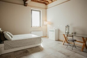 2 habitaciones, escritorio, wifi y ropa de cama 