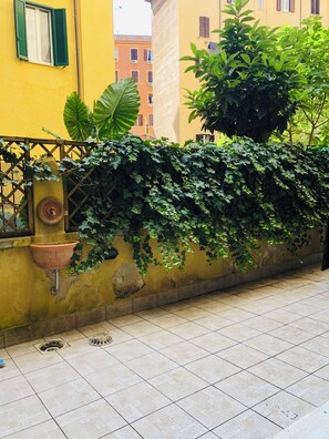 Property grounds - Charming vacation home located a stone's throw from Piazza Mazzini, Prati area. (Roma)