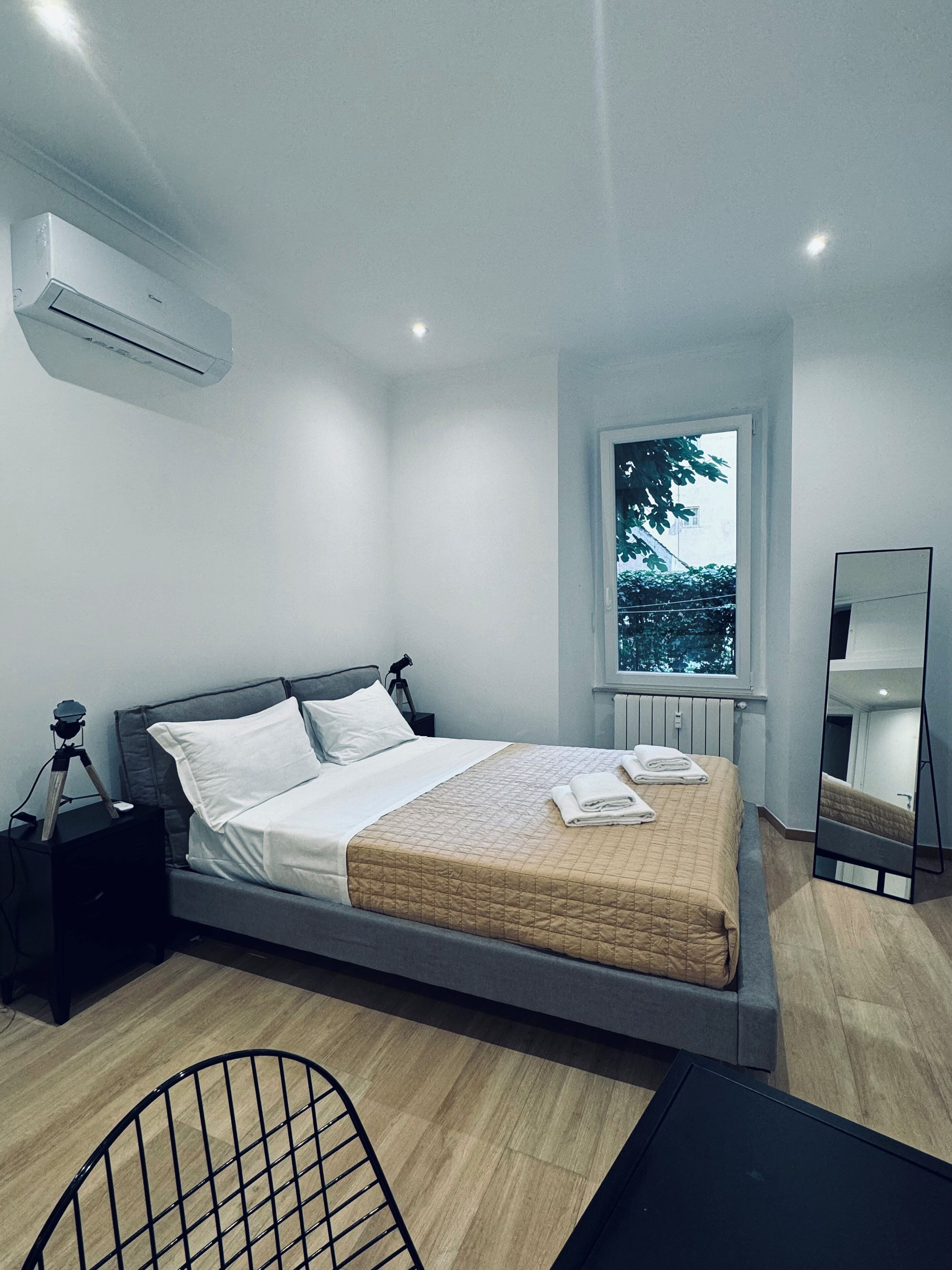 3 slaapkamers, een strijkplank/strijkijzer, gratis wifi, beddengoed