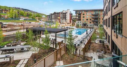 Modern 2 bedroom 2 bathroom Ski In/Ski Out (07)