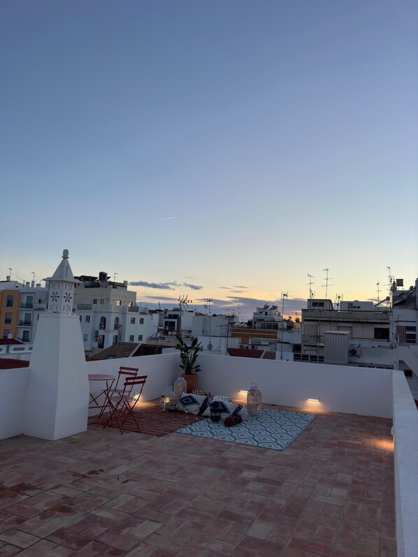 Outdoor dining - Casa Dar'Alma (Vila Real de Santo Antonio)