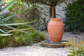 تفاصيل الفندق من الخارج