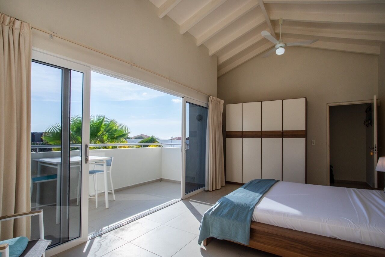 5 slaapkamers, een strijkplank/strijkijzer, internet, beddengoed