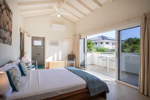 5 bedrooms, iron/ironing board, Internet, bed sheets