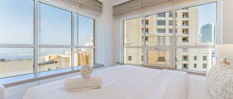 2 bedrooms, in-room safe, iron/ironing board, free WiFi