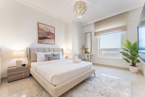 2 bedrooms, in-room safe, iron/ironing board, free WiFi - Panoramic Sea & Canal Views from High-Floor 2BR, Steps from Tram & Marina Beach (Dubai)