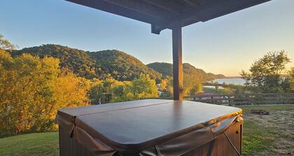 Trophy Ridge Lodge - 4 bed/3 bath- outdoor hot tub- Game room