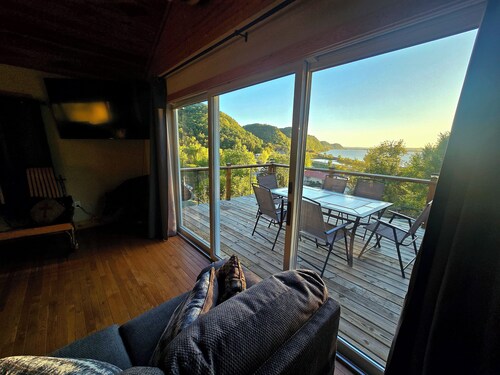 Trophy Ridge Lodge - 4 bed/3 bath- outdoor hot tub- Game room