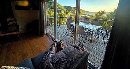 Trophy Ridge Lodge - 4 bed/3 bath- outdoor hot tub- Game room