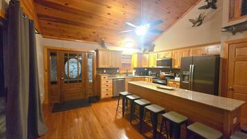 Microonde, forno, piano cottura, lavastoviglie