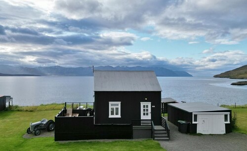Vellir- Home with a view