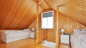 2 bedrooms, internet, bed sheets