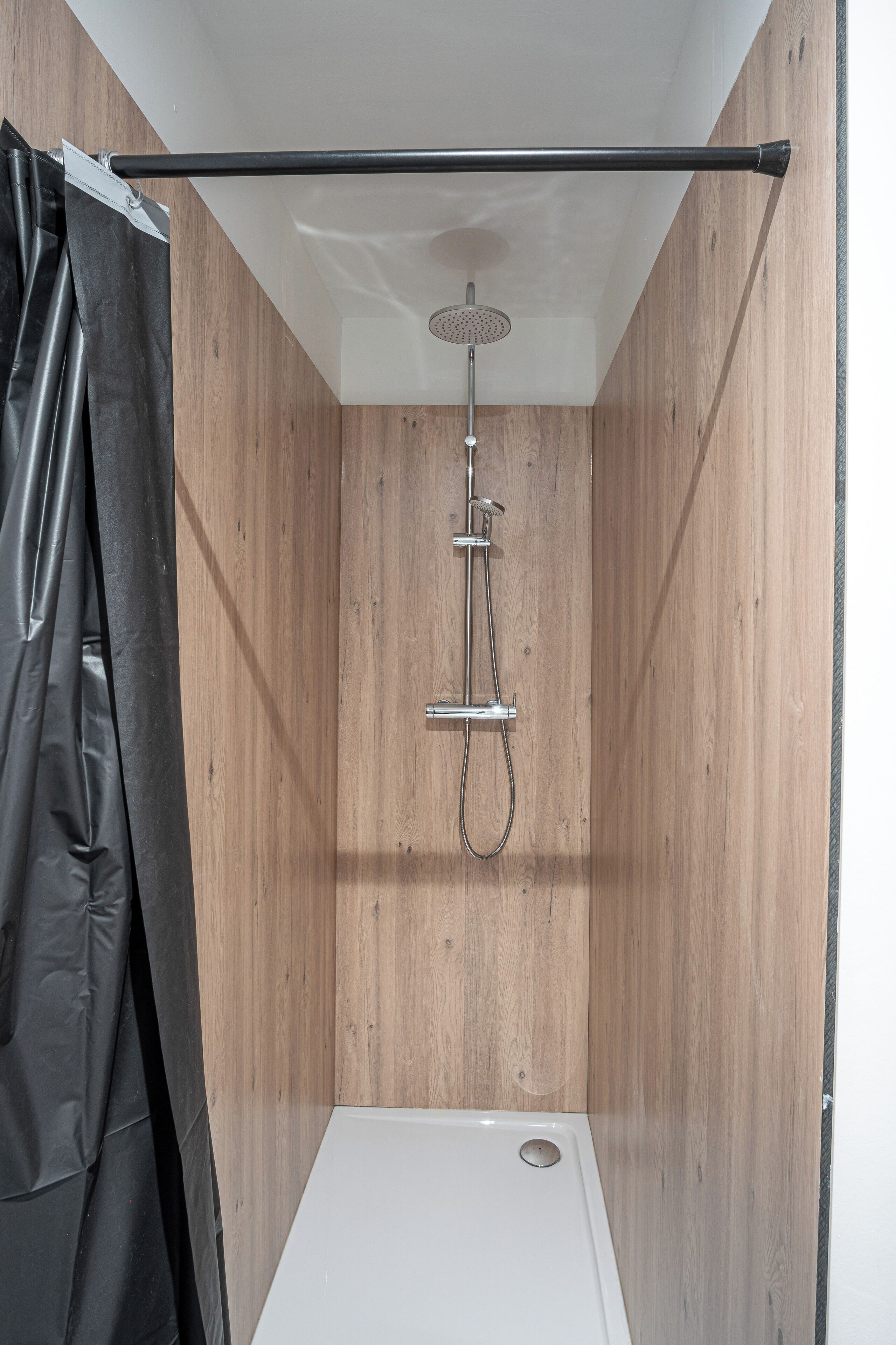 Amenidades de baño ecológicas, secadora de cabello, toallas, jabón 