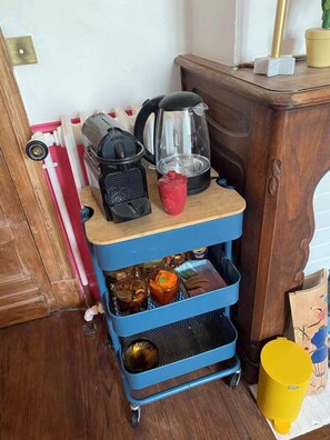 Quadruple Room, Garden View | Coffee and/or coffee maker