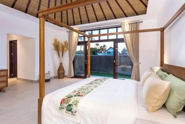 Cribs/infant beds