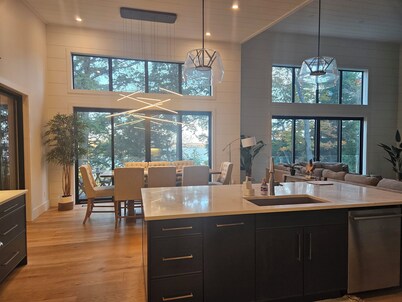 LAKESIDE MELODY - WHERE NATURE AND LUXURY BLENDS
6 Bedrooms-3.5 Baths Sleeps 15