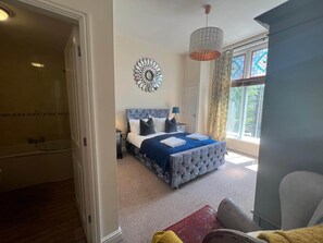 2 bedrooms, iron/ironing board, free WiFi, bed sheets - Pet Friendly - Victoria Apartment in Matlock (Matlock)