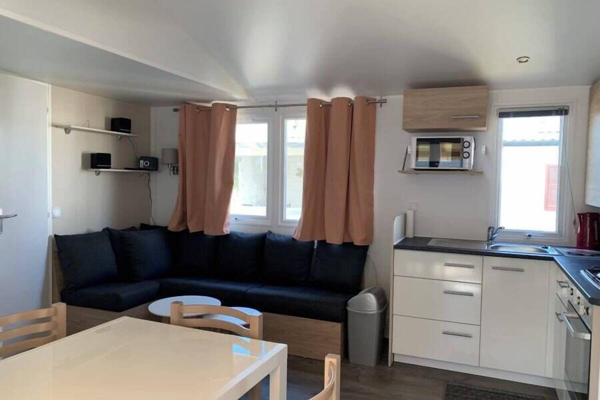 Mobile Home | Fer et planche à repasser