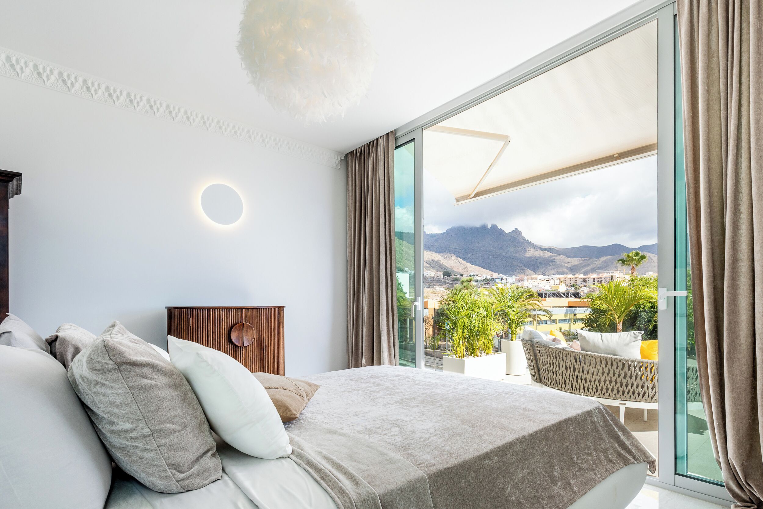 4 slaapkamers, een strijkplank/strijkijzer, gratis wifi