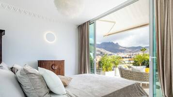 4 slaapkamers, een strijkplank/strijkijzer, gratis wifi