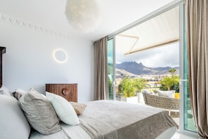 4 slaapkamers, een strijkplank/strijkijzer, gratis wifi